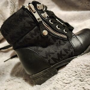 Michael Kors Boots Baby Girl Size 8 Black, used good condition